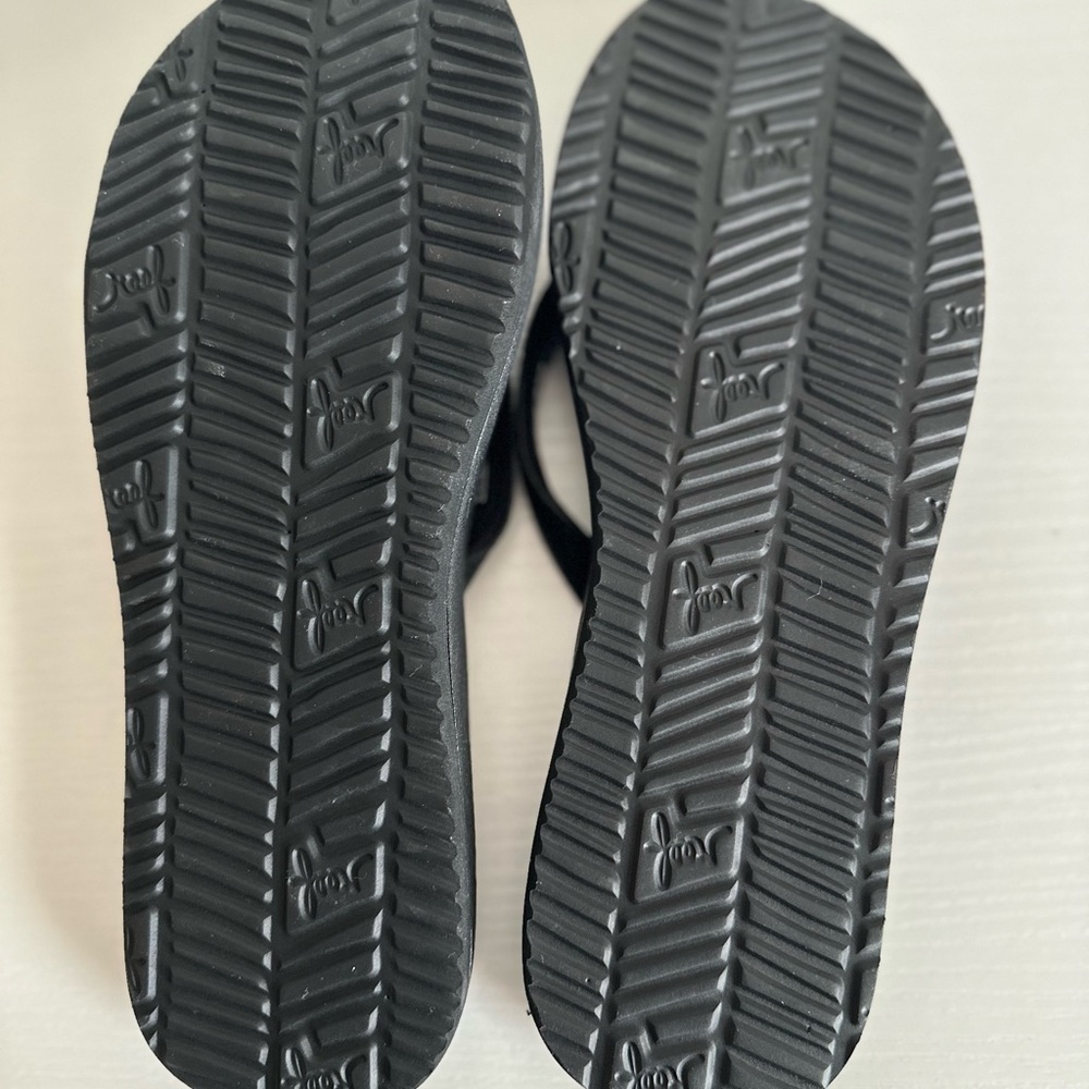 Reef Women’s Cushion Black Flip Flops with Brown Accent Size 7 - Picture 2 of 2